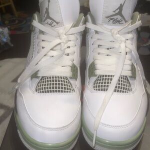 “Sea foam” Jordan 4